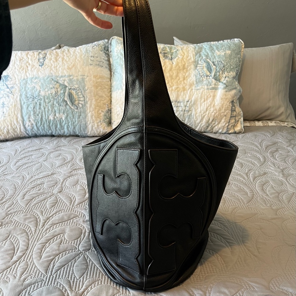 Tory Burch All T Pebble Leather Bag - Picture 2 of 9